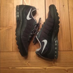 Nike Men's Air Max Invigor Shoes